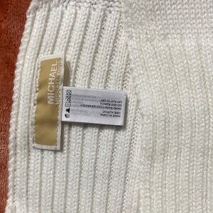 Michael Kors Women's Whites scarf and bonier NEW